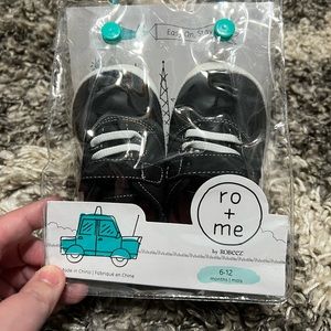 Ro + Me by Robeez 6-12 month black sneakers